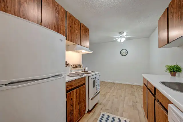 2 Bed x 1 Bath Apartment for Rent on 165th St. NW | $1300.0062854405073409123