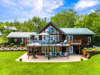 702 Pinecone Rd - Waterfront Home on Lake Wanapitei