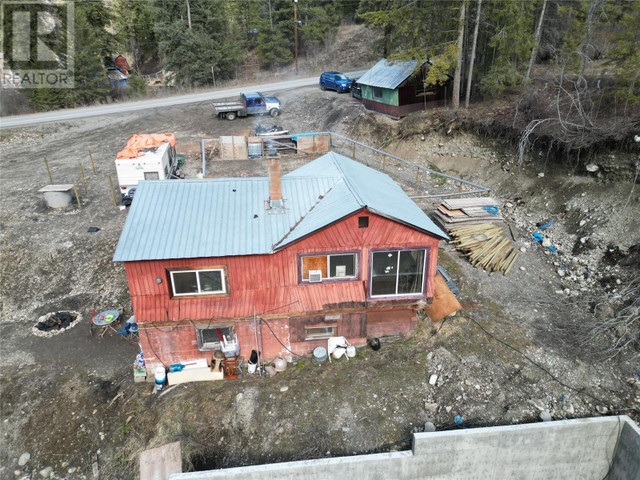 1098 Highway 6 Highway Cherryville, British Columbia in Houses for Sale in Vernon - Image 4