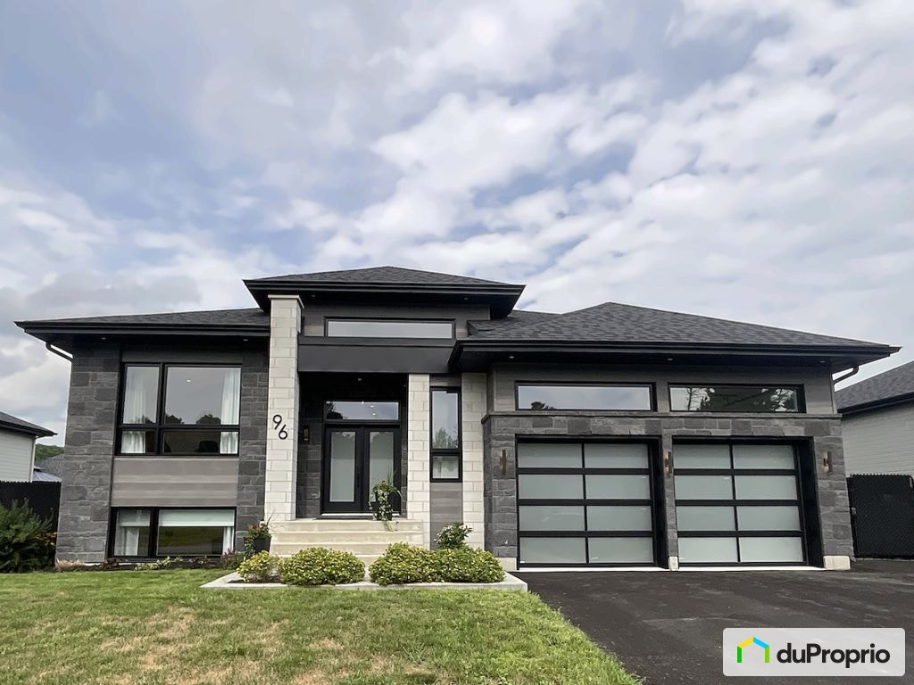 $959,600 - Bungalow for sale in Oka — photo 1