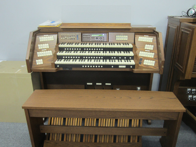 Demo Viscount Concerto III three manual church organ for sale! in Pianos & Keyboards in Delta/Surrey/Langley