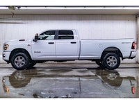 **ONE OWNER - ACCIDENT FREE** ORIGINAL FACTORY PRICE $98,555 178 KM This 2025 Ram 2500 4x4 Crew Cab... (image 1)