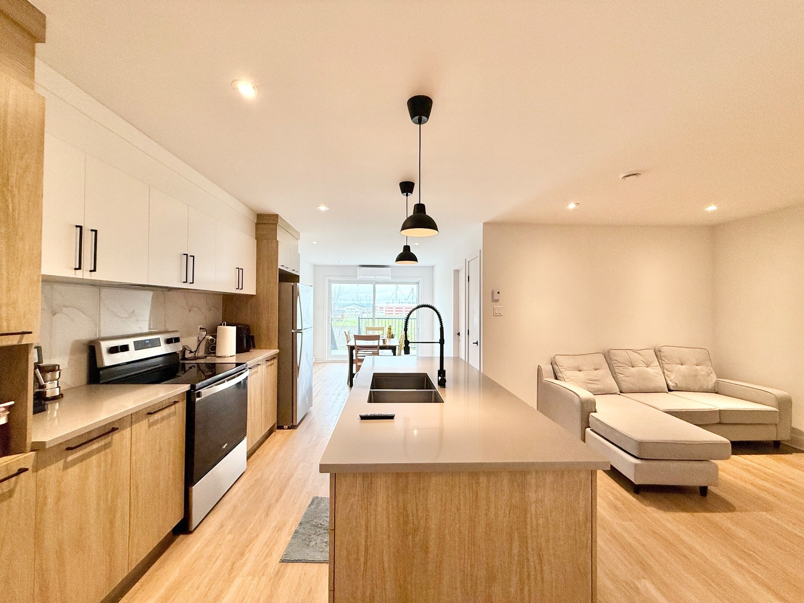 14375 Stanislas-Plante — photo 1