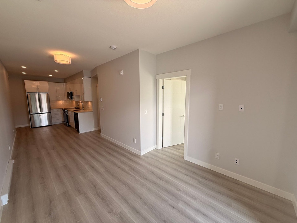 Spacious 2 Bedroom Condo in Mission 4