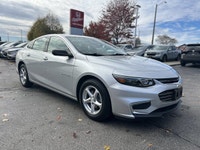 Designed to meet your everyday driving demands with ease and efficiency, this 2018 Chevrolet Malibu... (image 2)