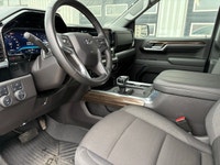 2024 Silverado LT Trail Boss, boasting only 24,031 kms and unmatched off-road capability straight fr... (image 9)