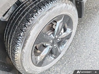 Command attention and experience refined capability in this 2024 Jeep Grand Cherokee Altitude, disti... (image 8)