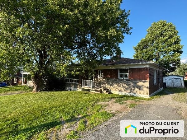 $408,000 - Bungalow for sale in Sherbrooke (Mont-Bellevue) — photo 1