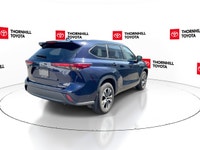 Thornhill Toyota Proudly Presents This Blue 2023 Toyota Highlander with XLE AWD Package, Featuring a... (image 7)