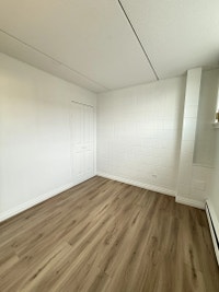 Amenities: Parking Included • Newly Renovated Suites Available • Quiet Building Suite & Building: Sp... (image 6)