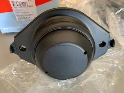 Up for sale are a pair of mercedes benz Hydraulic motor mounts for W164 and many other benz models t...