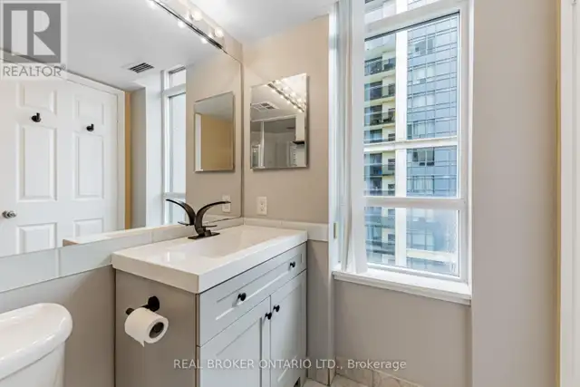 2011 - 153 BEECROFT ROAD Toronto (Lansing-Westgate), Ontario in Long Term Rentals in City of Toronto - Image 13