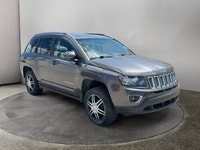 This Jeep Compass boasts a Regular Unleaded I-4 2.4 L/144 engine powering this Automatic transmissio... (image 5)