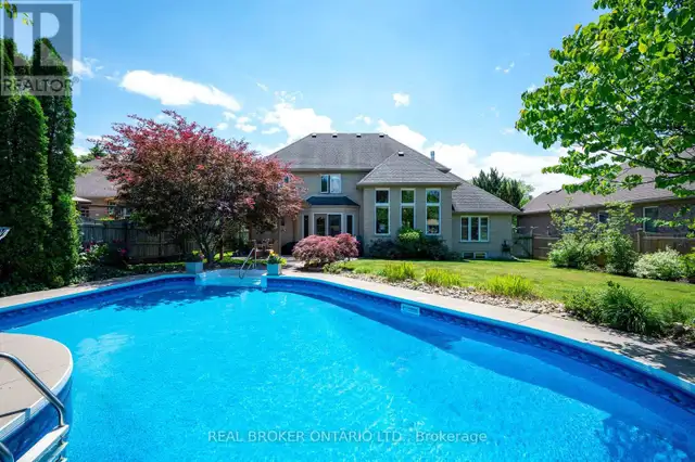6 PIONEER TOWER CRESCENT Kitchener, Ontario in Houses for Sale in Kitchener / Waterloo - Image 4