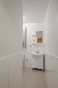 Akelius three bedroom apartment for rent. Located near Queen Mary Road and Ponsard Street in the Cot... (image 5)