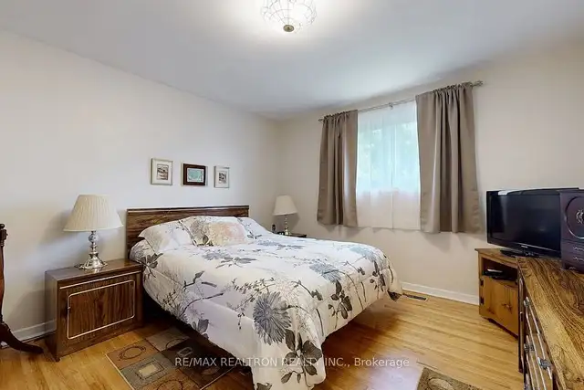 "DREAM" Opportunity!!! in Houses for Sale in Oshawa / Durham Region - Image 5