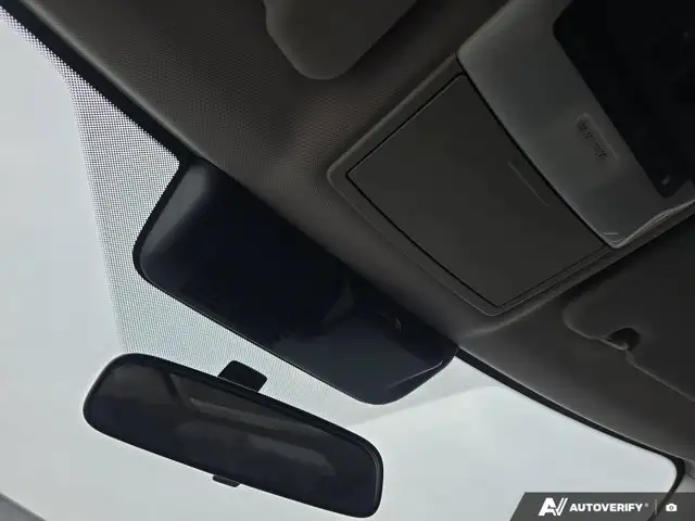 2025 Mitsubishi Outlander Plug-In Hybrid SE | NO ACCIDENTS EV in Cars & Trucks in Cambridge - Image 25