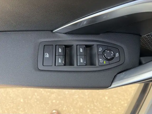 2023 BMW X15606455658322534412