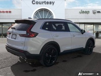 Don't miss your chance to own a pristine, nearly new CR-V! Sourced from Honda Financial Services, th... (image 5)