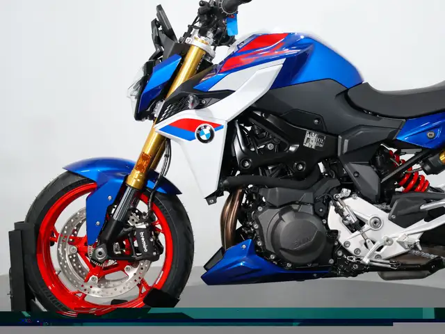 2025 BMW F900R in Street, Cruisers & Choppers in Kelowna - Image 12