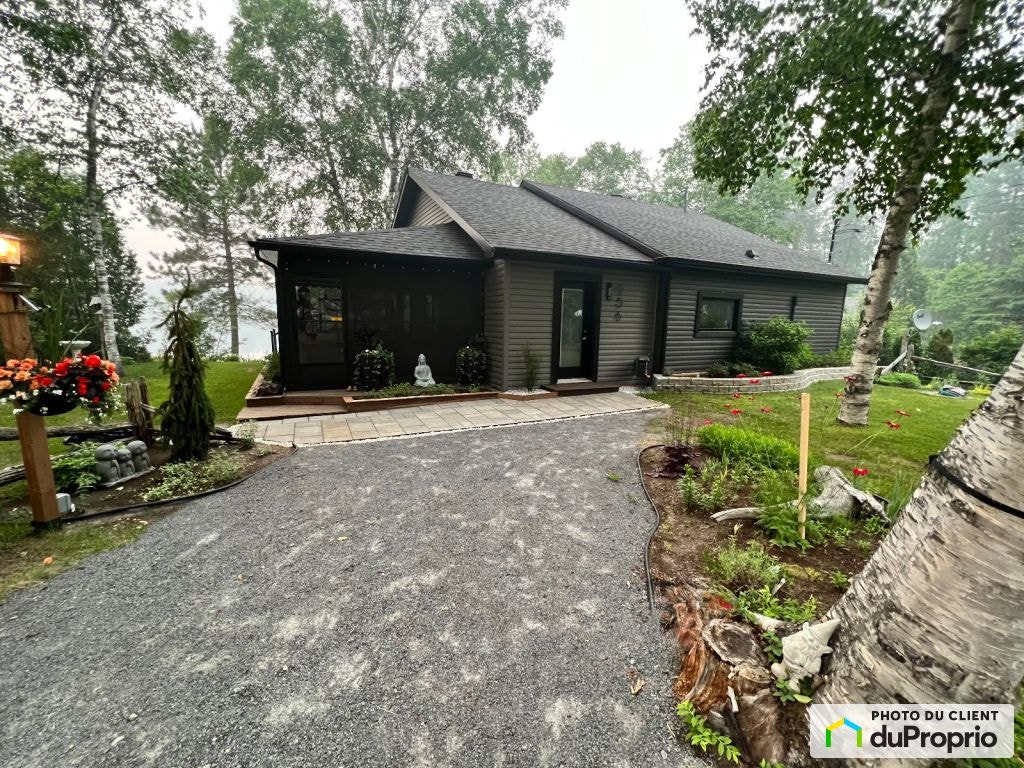 $420,000 - Bungalow for sale in L'Ascension-De-Notre-Seigneur — photo 1