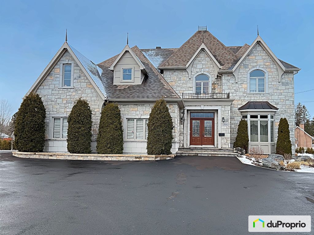 $925,000 - 2 Storey for sale in St-Marc-Des-Carrières — photo 1