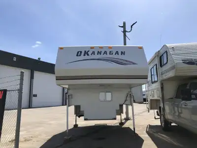 Can be used with a Short or Long Box! Well Maintained, Super Clean, comes with Honda 1000 Generator!...