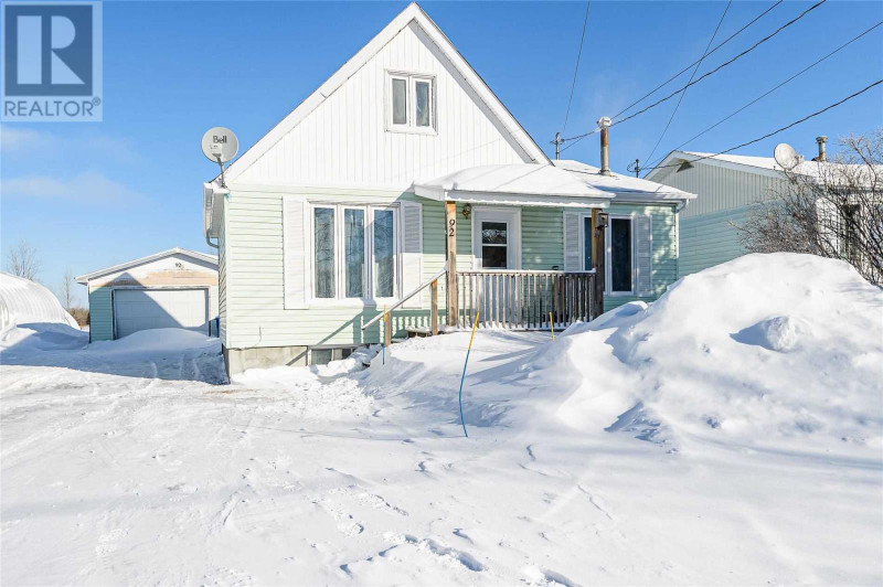 92 HOLLYWOOD AVE Smooth Rock Falls, Ontario Houses for Sale