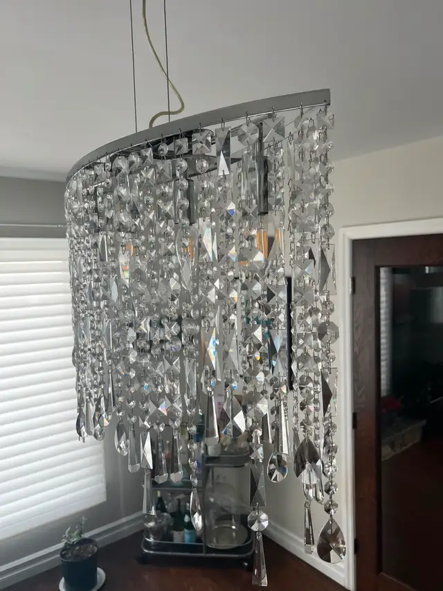 crystal light modern chandelier in Indoor Lighting & Fans in City of Montréal - Image 4