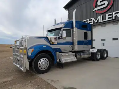 1 Owner 2021 Kenworth W990 Tandem Truck APU KMS: 580,967 HRS: 8,164 Over $35k just just completed on...