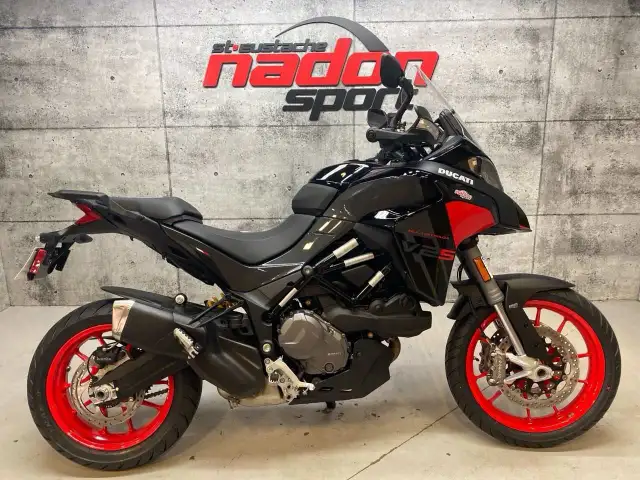 2024 DUCATI MULTISTRADA V2S in Sport Touring in Laval / North Shore - Image 2