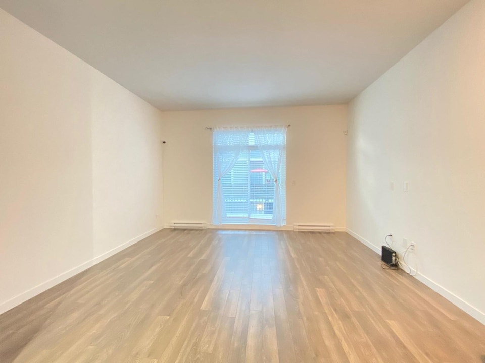 37 16678 25 AVENUE Surrey, British Columbia 4