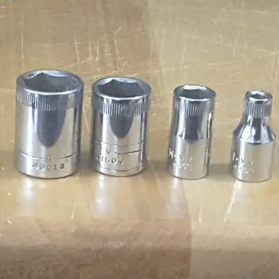 IF THE AD IS RUNNING THE ITEM IS STILL FOR SALE FOR SALE: Craftsman 6-point 1/4" drive standard leng...