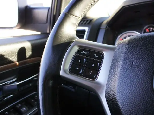 2016 Ram 3500 Laramie 4x4, AISIN, Sunroof, Cooled/Heated Leather in Cars & Trucks in Calgary - Image 21