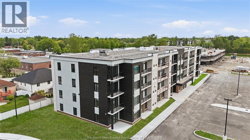595 LILY MAC Unit# 205 Windsor, Ontario 2