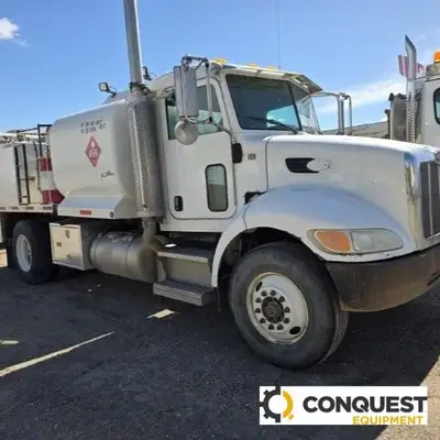 Located in Southern Alberta 351,590 Miles 4200 Gal Lube Truck Heat A/C Inspection Done Jan 2025 In G...