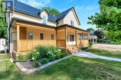 GREAT INVESTMENT OPPORTUNITY! UPDATED RESIDENTIAL DUPLEX SITUATED ON A 66 X 132 FOOT LOT IN WHEATLEY...