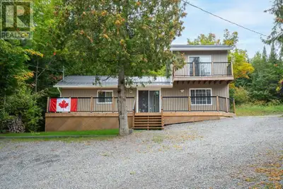 Welcome to your own private retreat at Harmony Beach! With beautiful scenic views and a location dir...