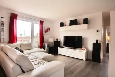 4 1/2 au 2665 Alexandra à Beauport Pièce de rangement dans le logement Près d'un centre commercial,...