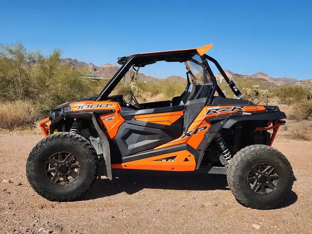 2015 POLARIS RZR XP 1000 EPS-ORANGE! in ATVs in Saskatoon - Image 2