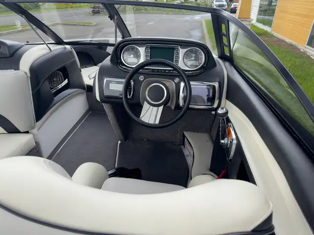 2013 Malibu 21 VLX in Powerboats & Motorboats in Granby - Image 8