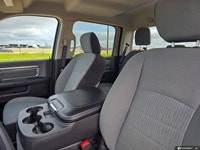 TRANSMISSION: 8-SPEED TORQUEFLITE AUTOMATIC (DFK),GVWR: 3 129 KGS (6 900 LBS),TIRES: P275/60R20 BSW... (image 7)