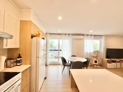 4 1 2-4.5-4 et demi-4 and half-4 1/2-Mirabel-2 chambres-2 beds-2 bedrooms-stationnement-parking-AC-a...