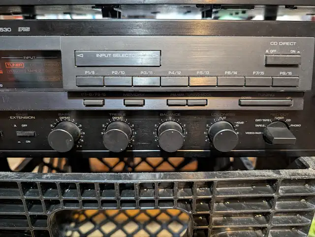 Yamaha natural sound stereo receiver/  cassette deck. in Stereo Systems & Home Theatre in Markham / York Region - Image 6