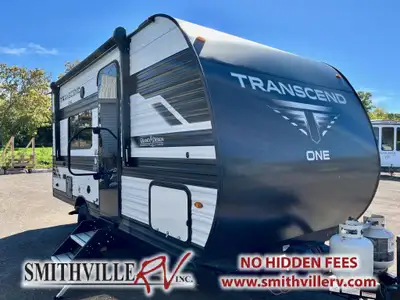 Lightweight single axle couples trailer with front murphy bed ! Sleeps up to four-front queen bed an...