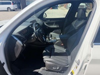 All vehicles come with a full vehicle History Report, ask to see it! 2018 BMW X3 xDrive AWD Turbo en... (image 8)