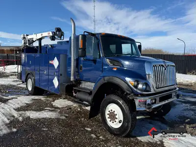 Countryside Fleet 2010 International 7300 Extended Cab Sleeper 4x4 Service Truck + 7.6L MaxxForce Di...