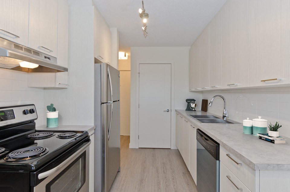 Varsity Place Apartments - 2 Bedroom Bi-level Apartment for Rent 2