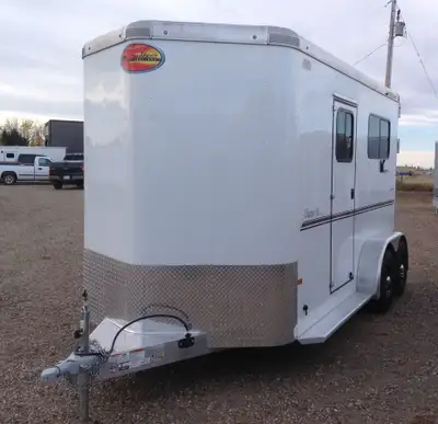 CLEAROUT SPECIAL! OLD STOCK MUST GO! Model Charter TR SE 2H BP Standard Features: 2 5/16" Bumper Pul...