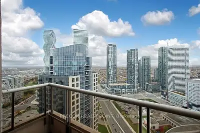 AD #3152 The Penthouse at Grand Ovation offers abundance of natural sunlight.This upscale residence...